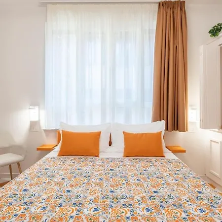 Sorrentovibes - Exclusive New In Center For Families