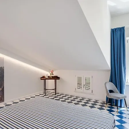 Sorrentovibes - Exclusive New In Center For Families