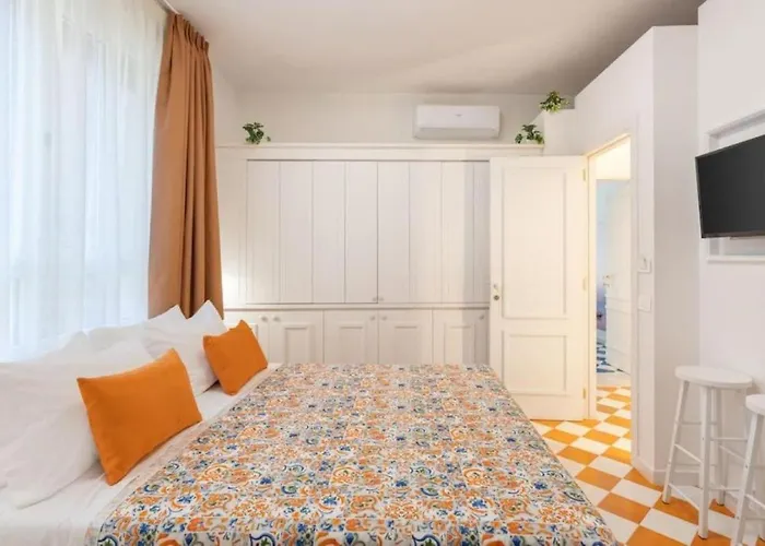 Sorrentovibes - Exclusive New In Center For Families Sorrent